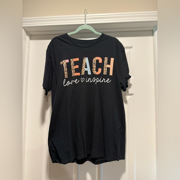 Amazon Black Short Sleeve Tee Teach Love Inspire - Picture 1 of 3